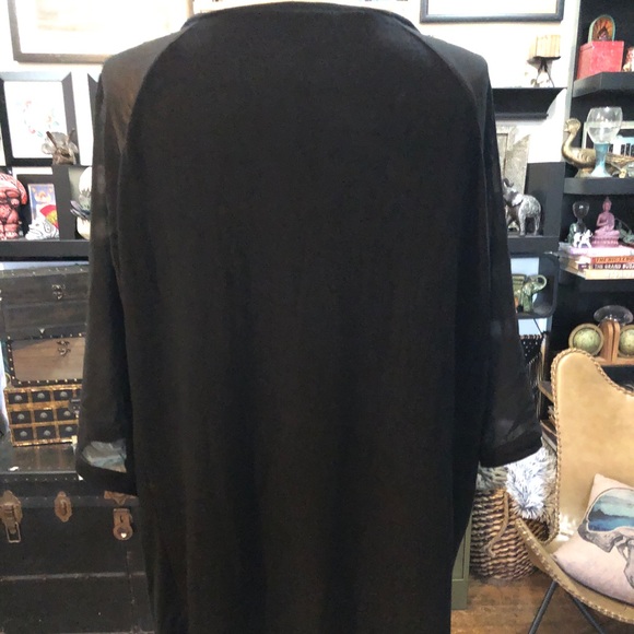 Black t-shirt blouse - Picture 5 of 5